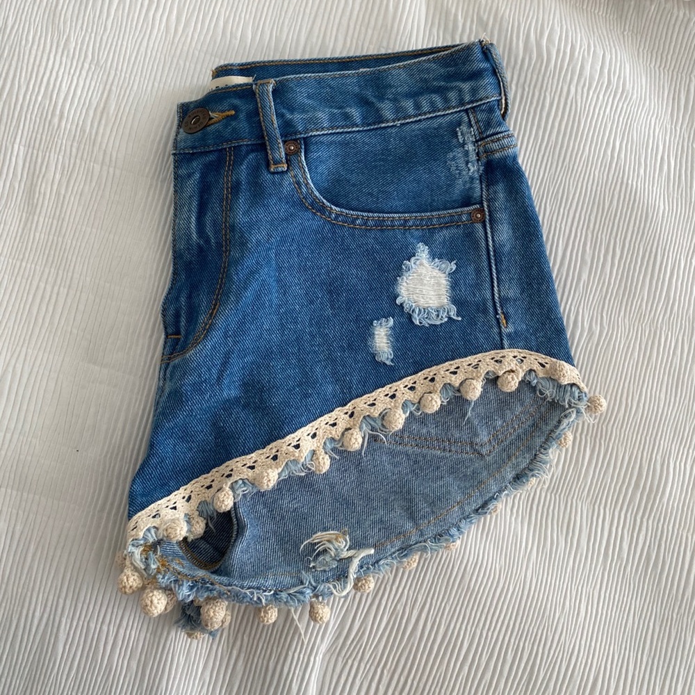 Bullhead Denim high rise shorts size 5